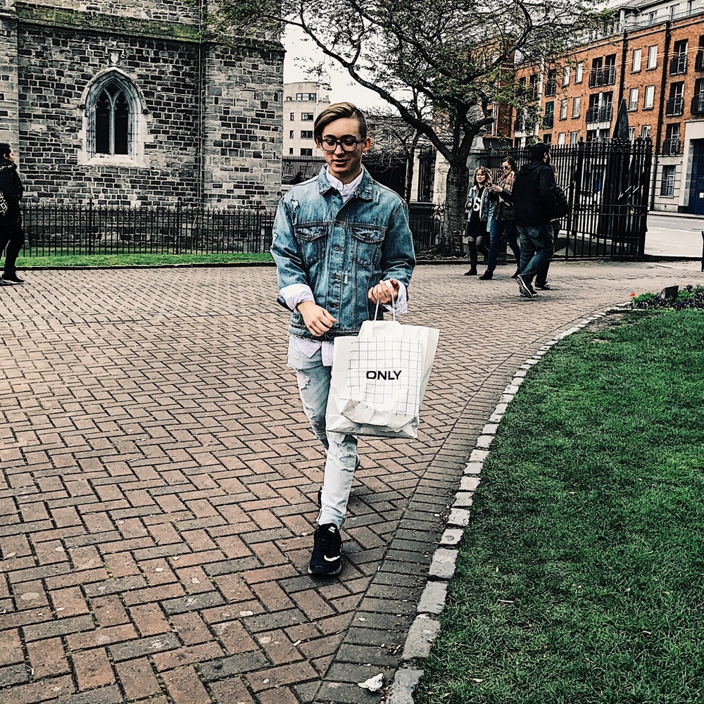 Meet your Posher, Maximus