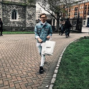 Meet your Posher, Maximus