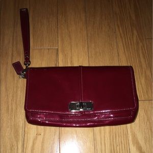 Woman's Coach Chelsea Patent Leather Clutch