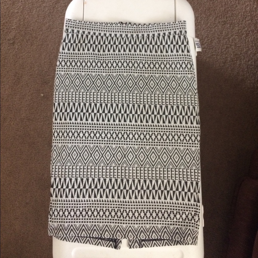 Tribal print skirt
