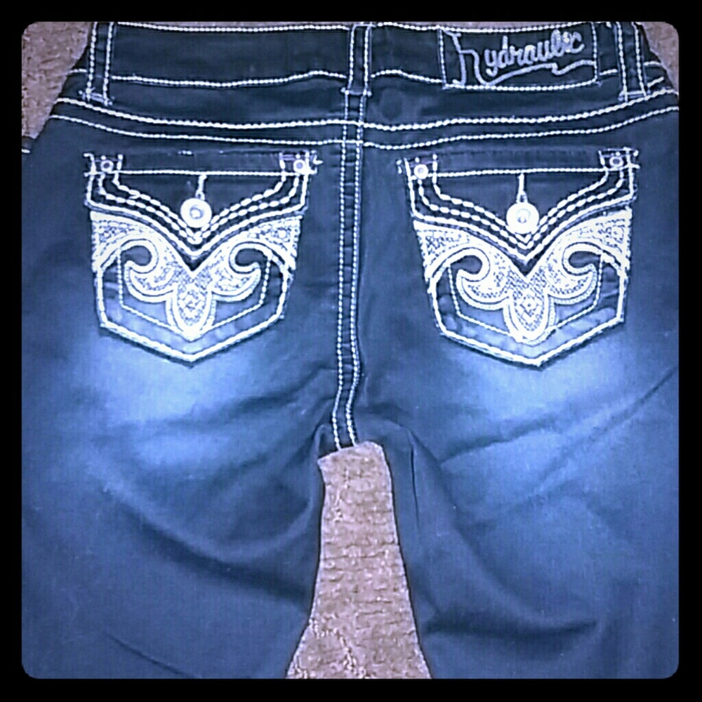 Hydraulic capris