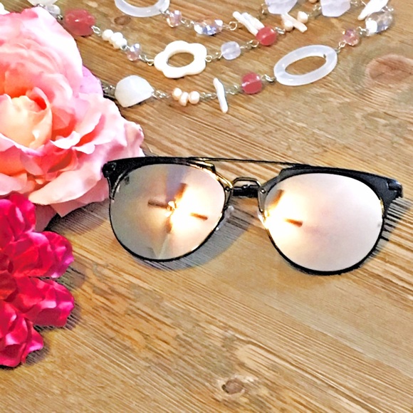 "Bad Girl" High Fashion Mirrored Aviators - Picture 2 of 4