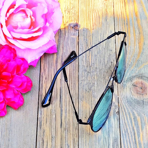 "Bad Girl" High Fashion Mirrored Aviators - Picture 3 of 4