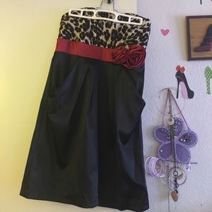 Strapless leopard print dress