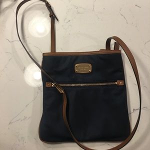 Michael kors crossbody