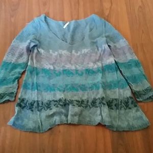 Adorable Free people loose knit swaetee