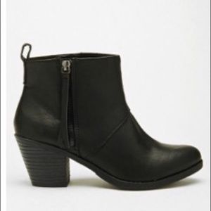 NWOT Zippered Faux Leather Booties