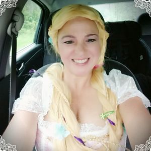 Meet your Posher, Angela