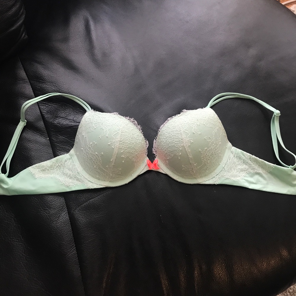 Victoria's Secret mint & white lace Very Sexy 34B