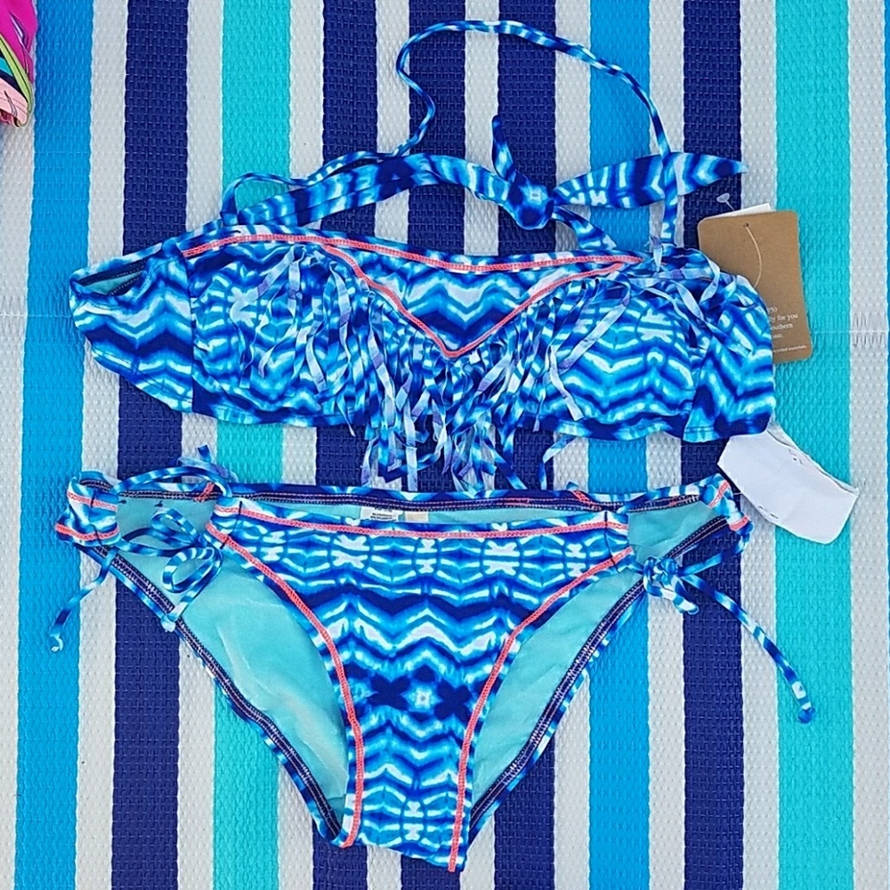🎉 HP 🎉 Blue tie dye fringed bikini