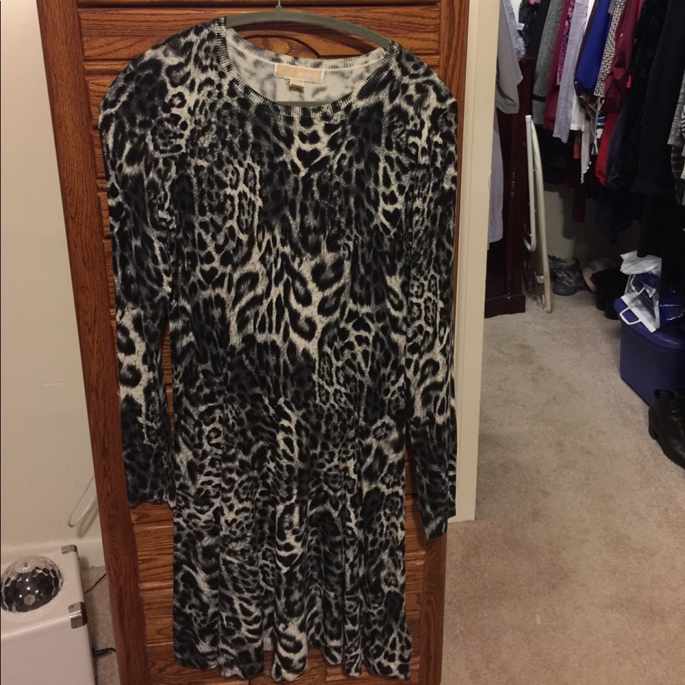 Michael kors size medium dress. Worn once.