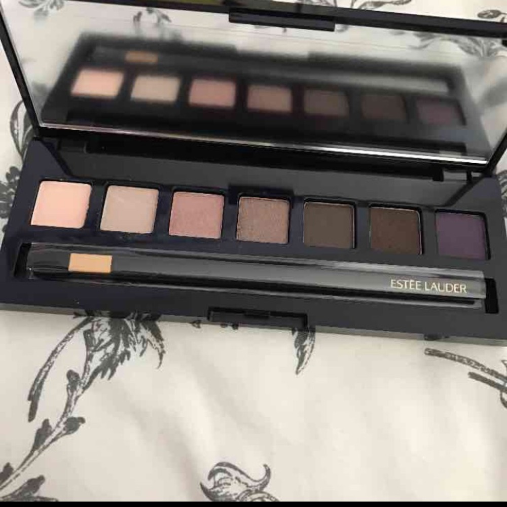 Estée Lauder makeup palette