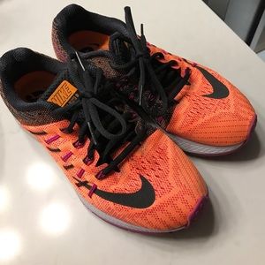Nike zoom elite 8. Size 6 women's.