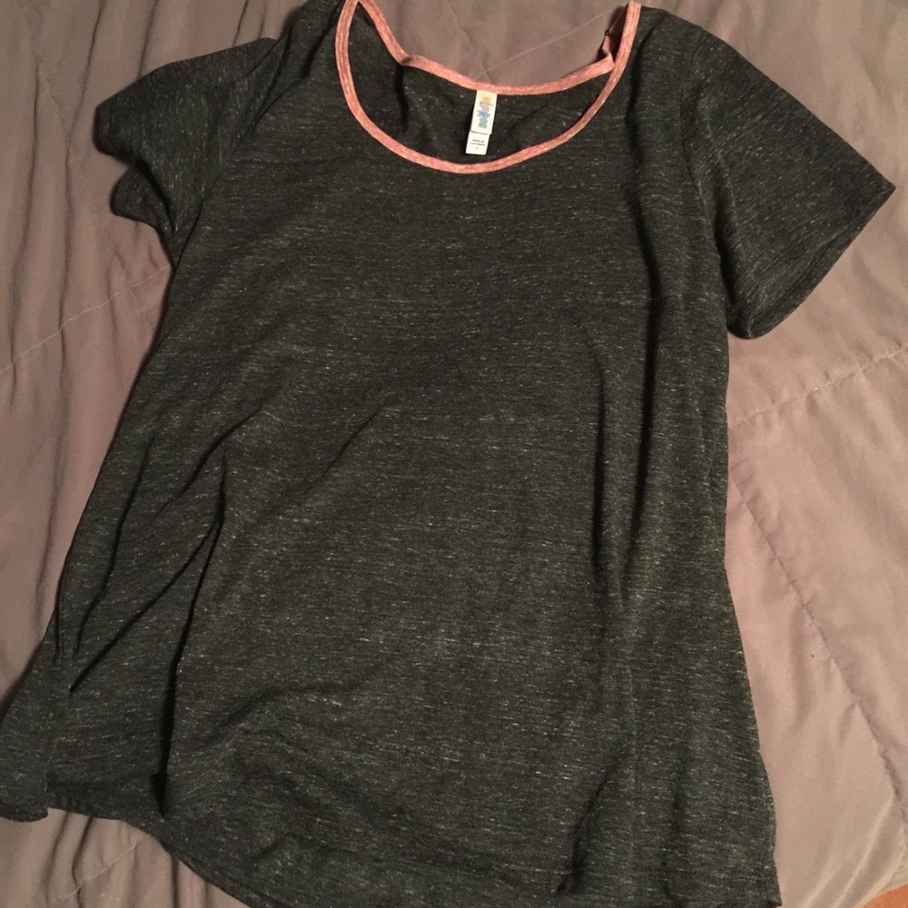 LulaRoe classic tee
