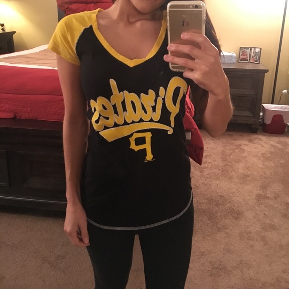 Pittsburgh Pirates V-Neck - Picture 1 of 5