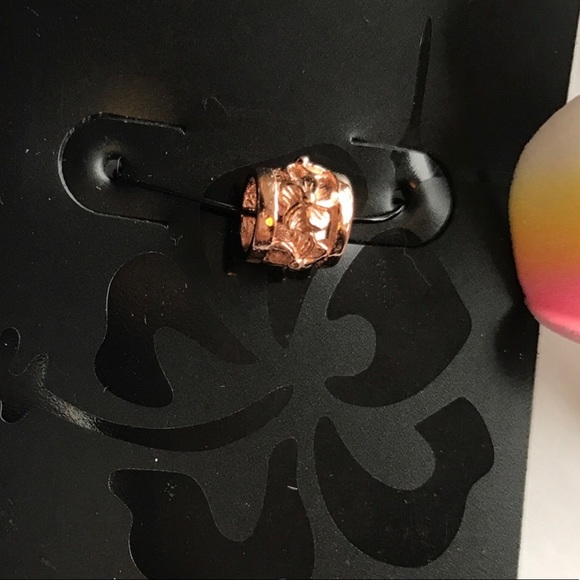Hawaiian scroll Rose gold charm - Picture 3 of 5