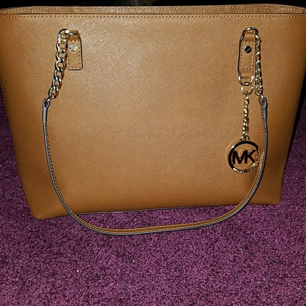 Sold*Michael kors jet set shoulder bag