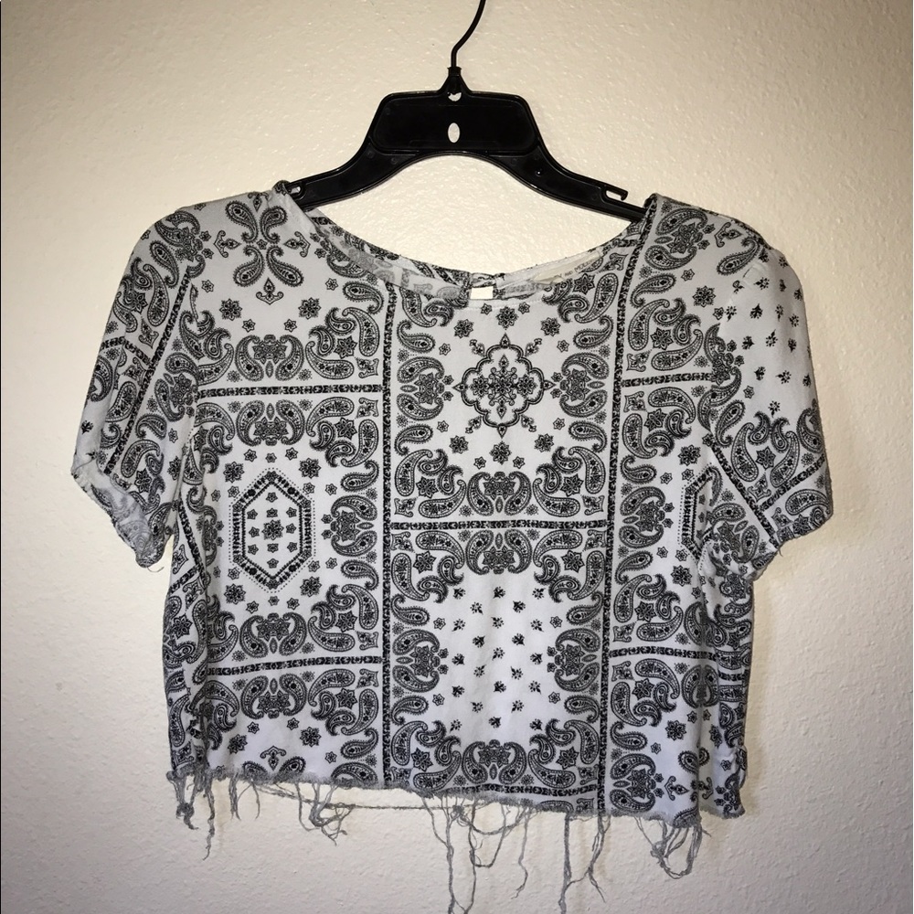 Paisley print crop top! (Small) (Unworn)