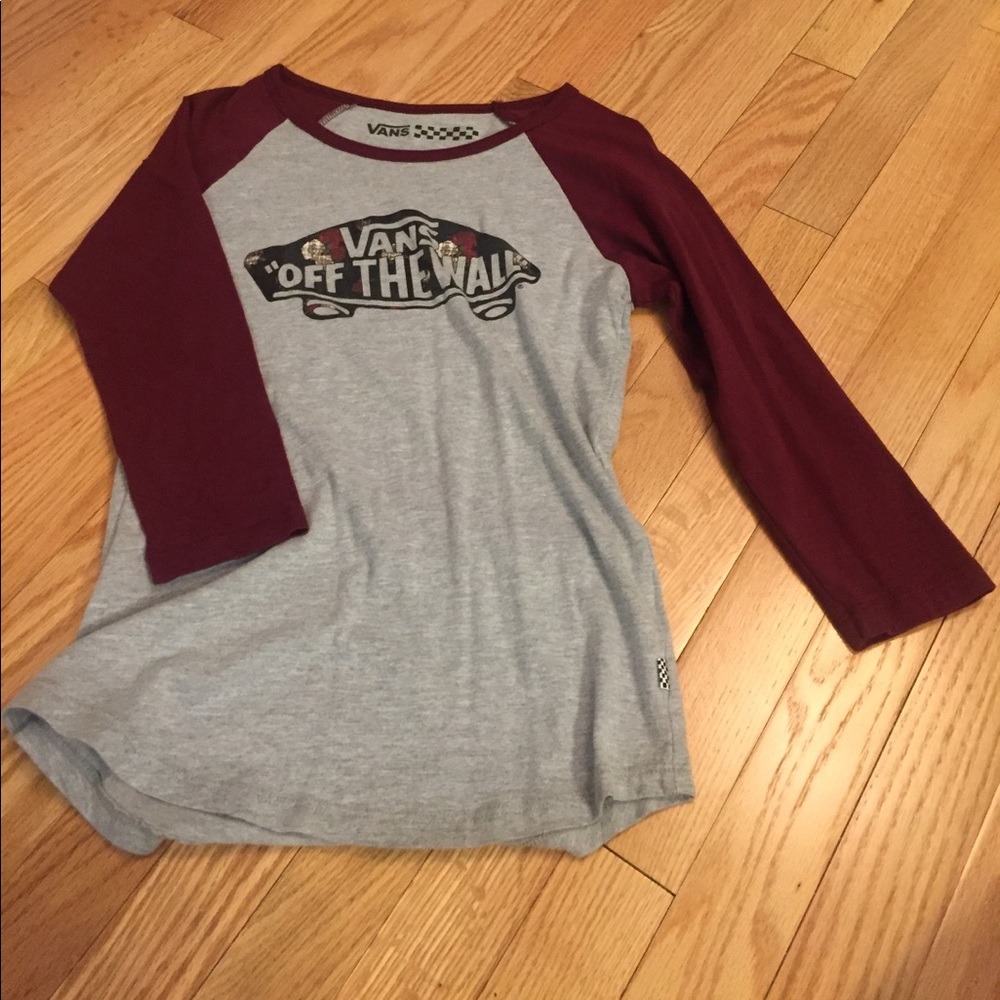 Vans quarter length tee with brand and design