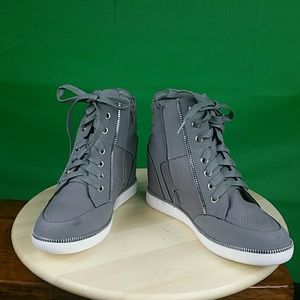 Gray Snake Skin Zipper