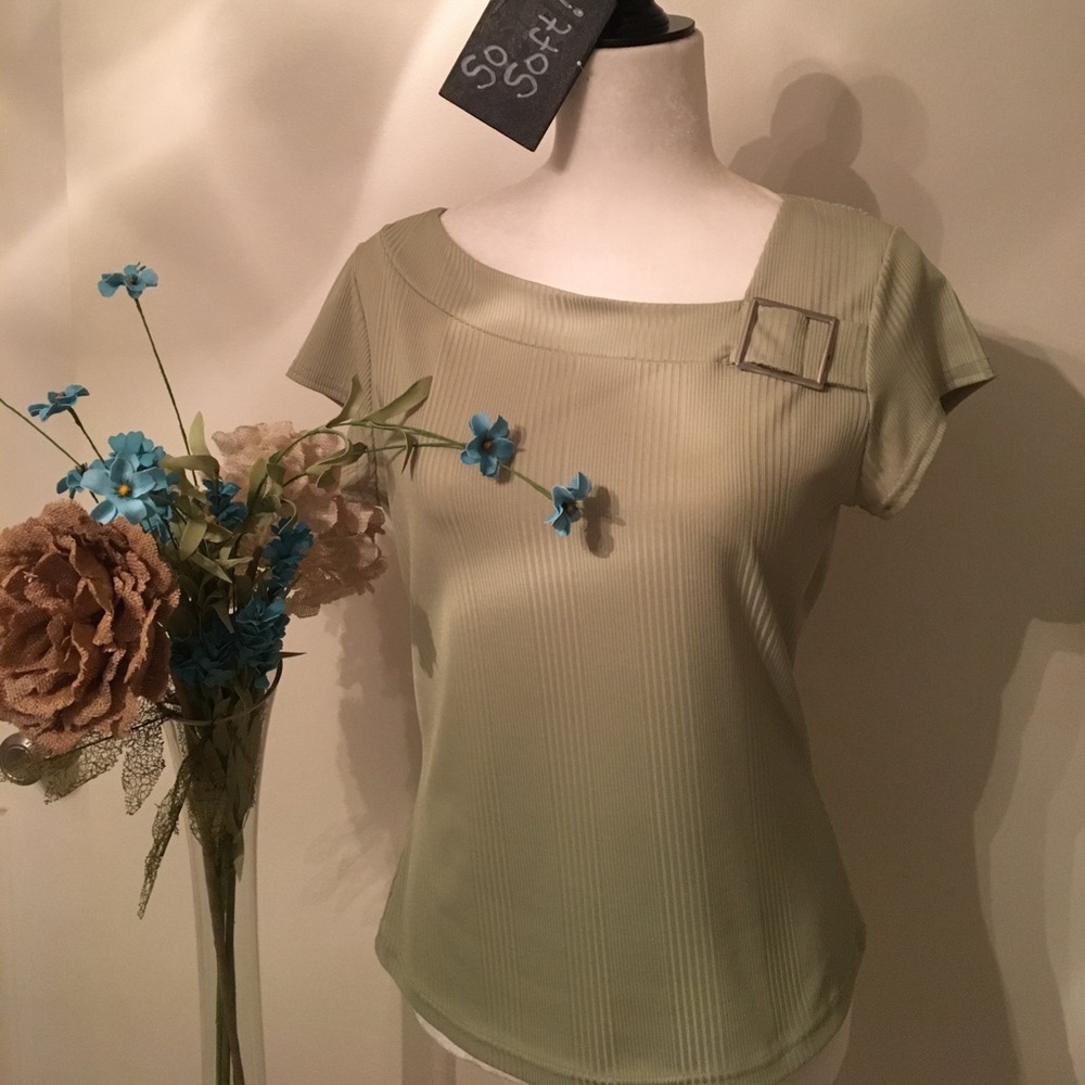 ☀️SOLD - green dress top with buckle accent