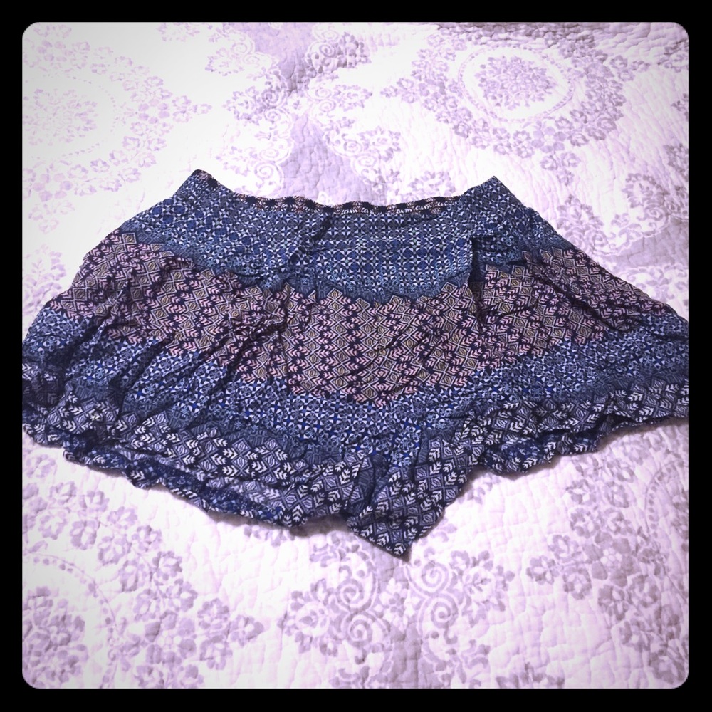 Jessica Simpson high-waist shorts