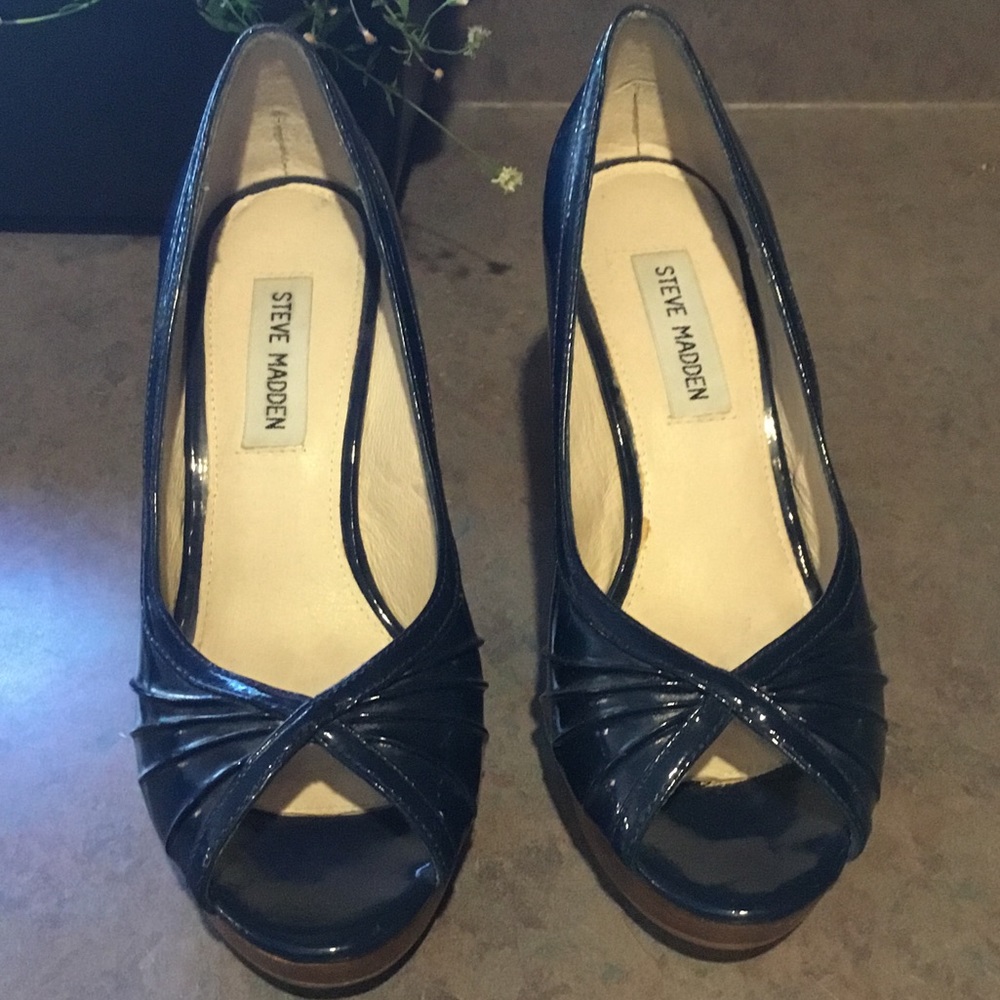 Steve Madden heels - navy blue in color, size 6.5M