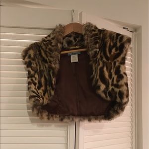 Leopard print cropped rabbit fur vest