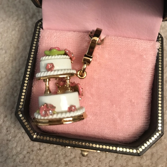 Juicy Couture Gold Wedding Cake Charm - Picture 2 of 4
