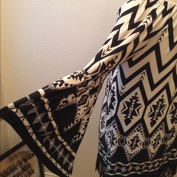 Beautiful Chevron/tribal Blouse made by Lily Pad - Picture 5 of 8