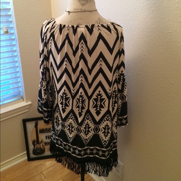 Beautiful Chevron/tribal Blouse made by Lily Pad - Picture 6 of 8