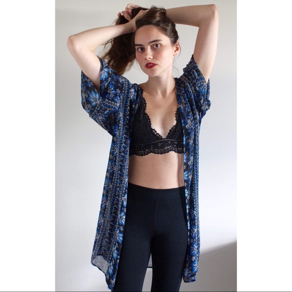 🖤💙 Black & Blue Patterned Open-Front Tunic 🖤💙 - Picture 3 of 4