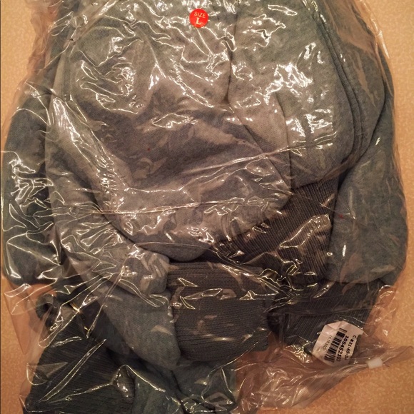 Asymmetrical zip hoodie. - Picture 3 of 4