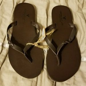 American Eagle flip flops