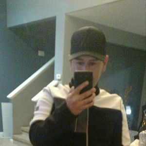 Meet your Posher, Christian