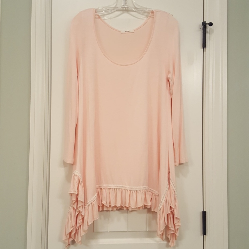 Size Small Easel Ruffle Top