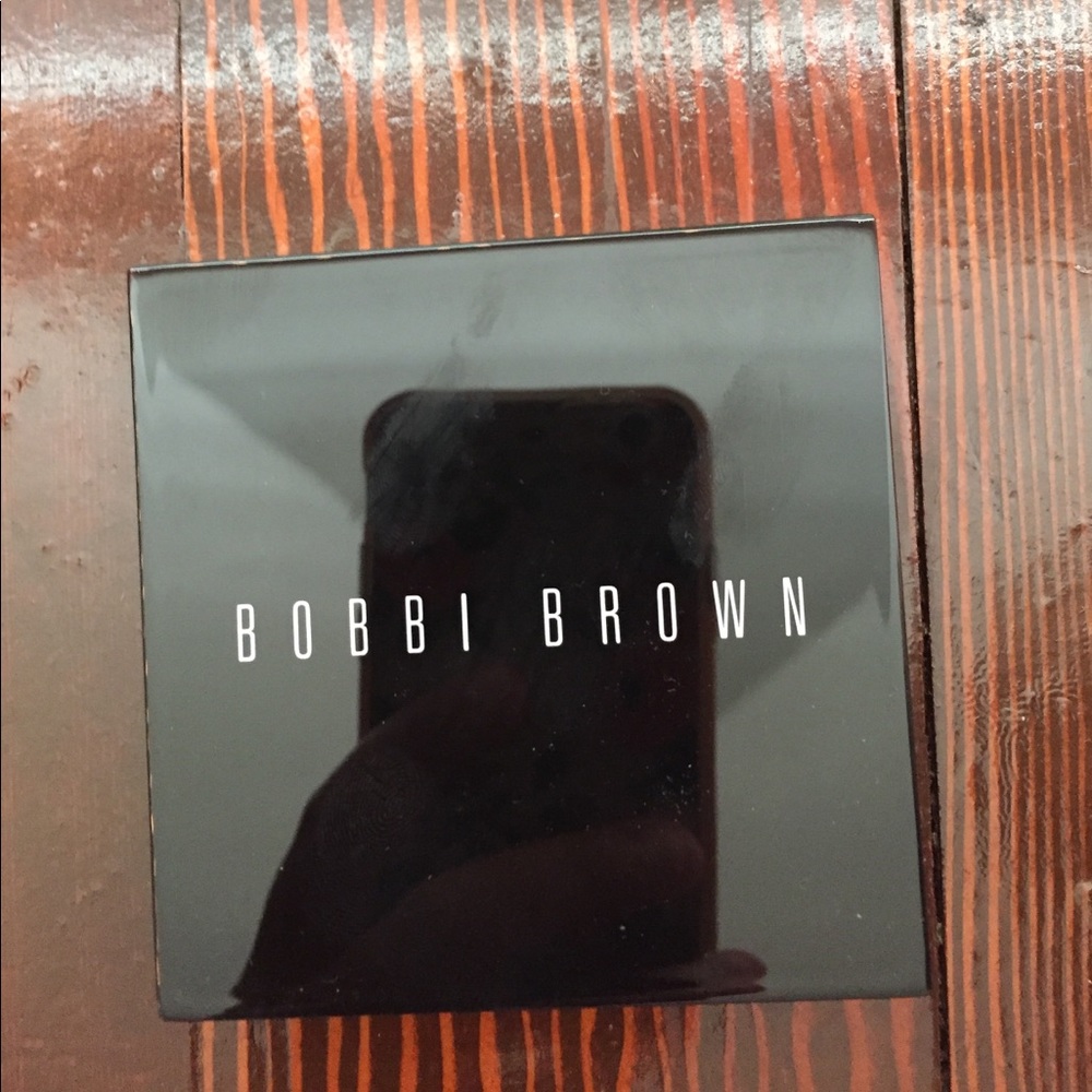 Sheer Finish Pressed Powder Soft Honey