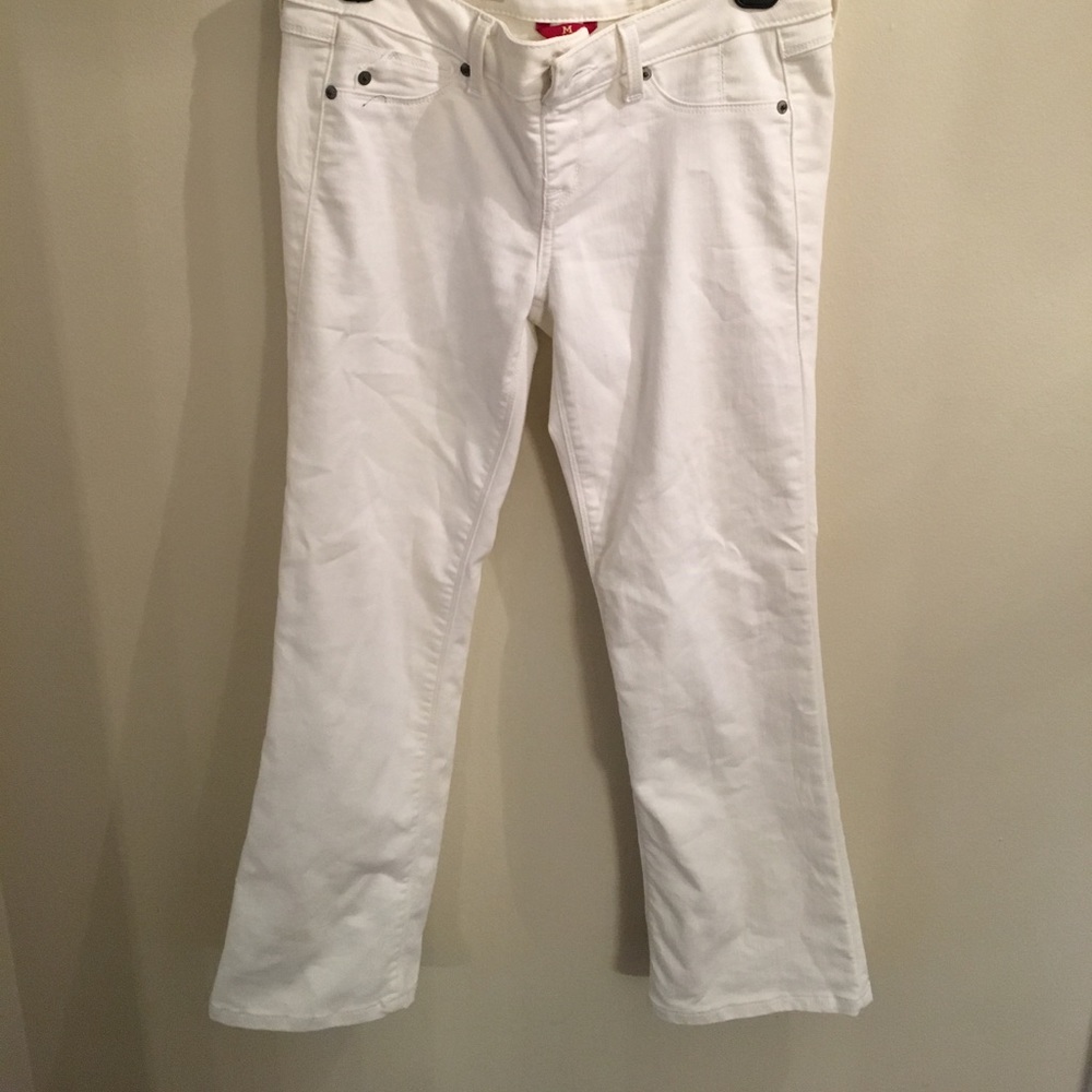 white jeans!