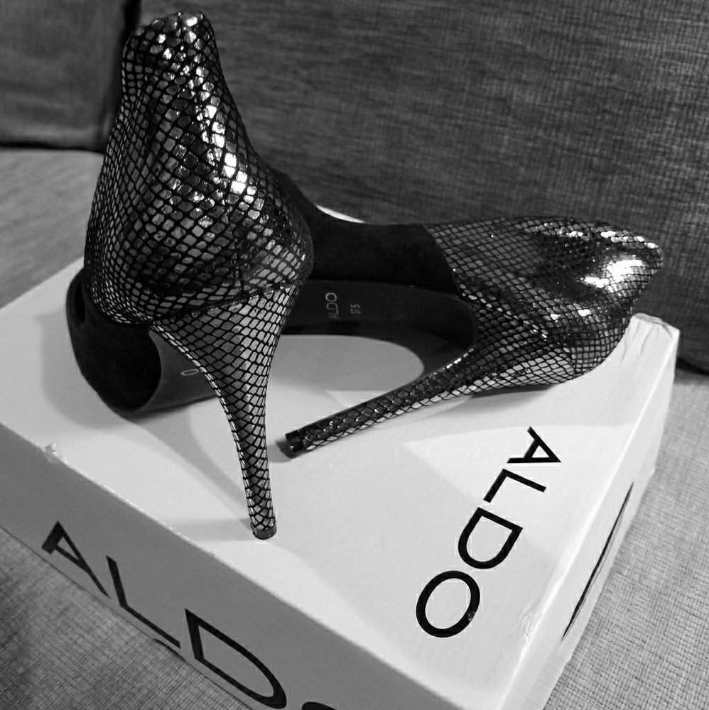 Beautiful Dress heels. Still with box w/ price tag