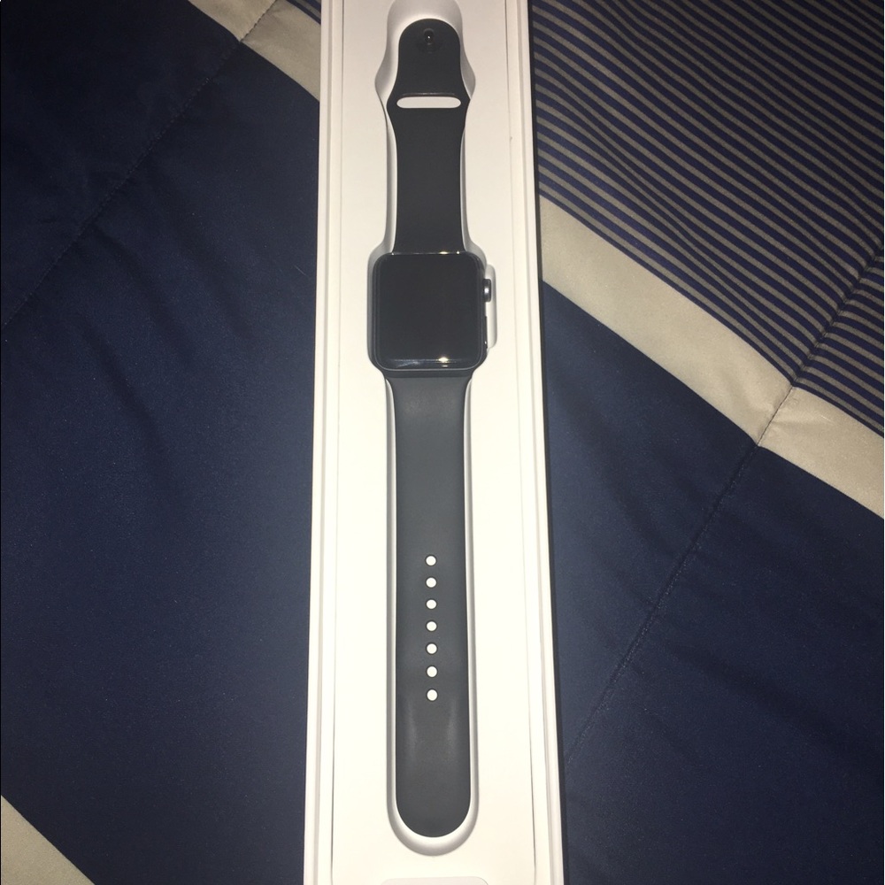 Apple Watch Space Gray Series 2 (Sport Band) 42mm