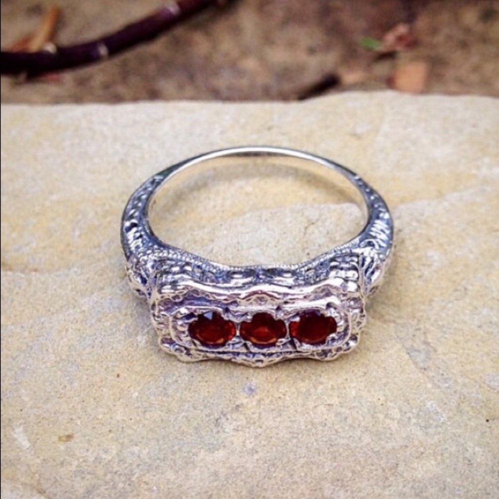 Garner .925 Sterling silver antique 3 stone ring.