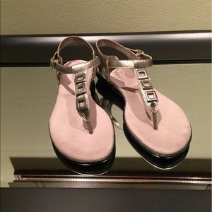 A2 Aerosoles Enchlaves sandals silver size 6 1/2