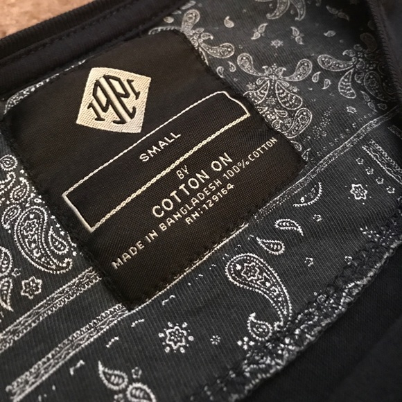 Cotton on short sleeve tee - Picture 2 of 2