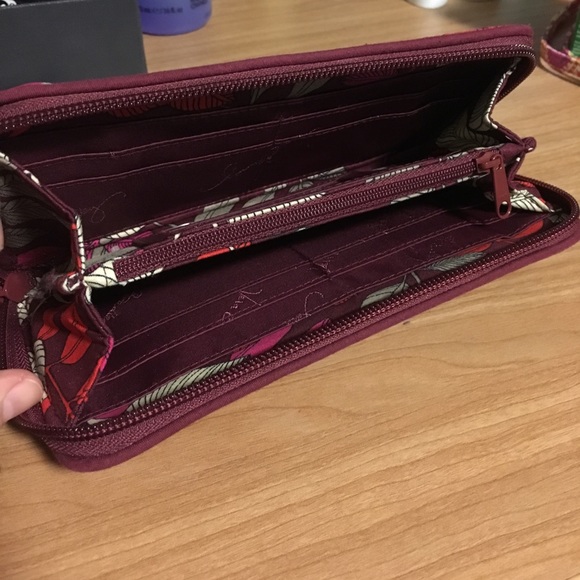 Vera Bradley Bohemian Bloom wallet and landyard - Picture 3 of 5