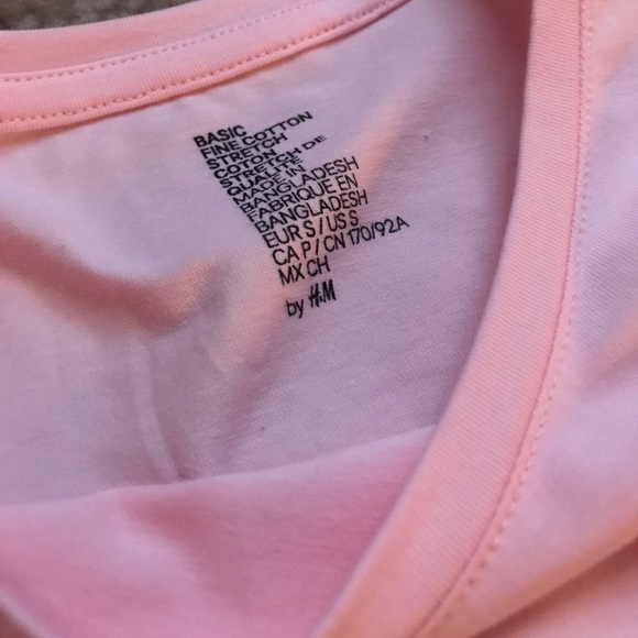 H&M short sleeve tee - Picture 2 of 2
