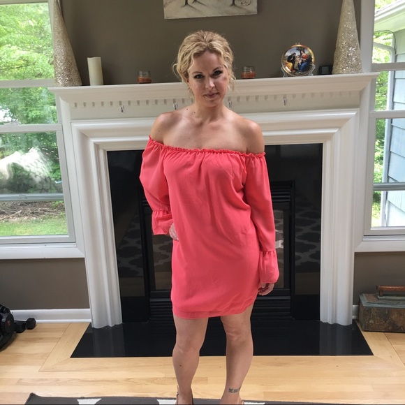 NEW Pink Off the Shoulder Bell Sleeve Dress - Picture 4 of 7