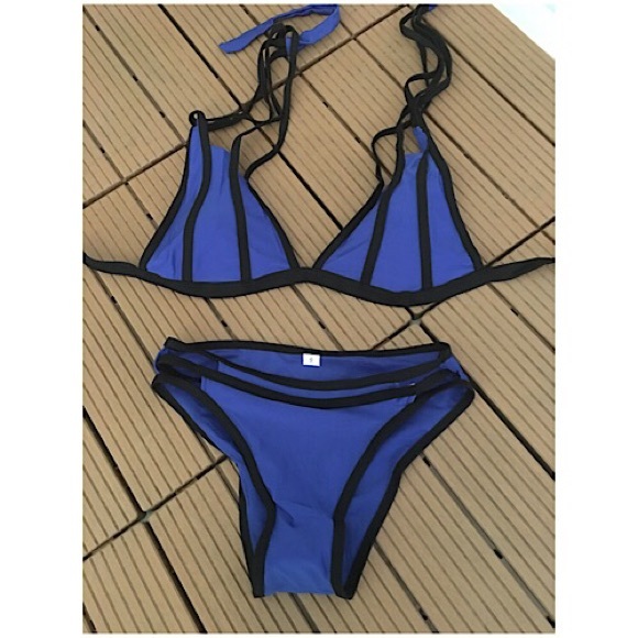 🆕 Blue Strappy Cut-out halter neck bikini - Picture 3 of 4