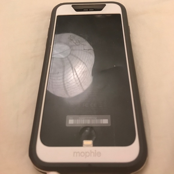 Mophie Juice Pack Plus Battery Case for iPhone 6/6S  Mophie iPhone 6/6s case.