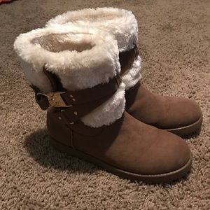 Guess boots