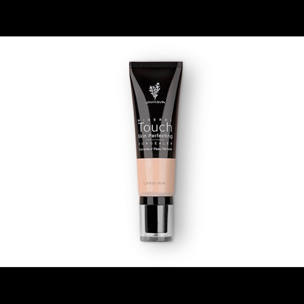 Younique touch mineral concealer in Organza